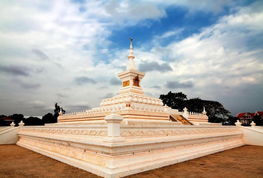 Le Luxe Boutique Hotel Vientiane Buitenkant foto
